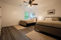 Stunning Home Near Nolin Lake: Hot Tub + Fire Pit!