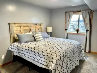 Yellowstone Peaks Lodge+HotTub+5Bdms+WiFi+NearYNP