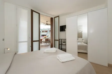 Ai Teatri Apartment - Lake view - terrace - WiFi Отели рядом со станцией Desenzano - Via Gramsci, 13