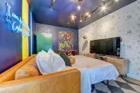 Disneyland 12m! Themed Decor, Pool, Fire Pit, BBQ, Gameroom, & EV Charger