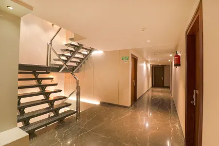 FabHotel Prime Shanit Отели рядом со станцией Anand Vihar