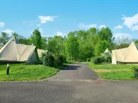 Resort & Camping - Val de Braye Hotels in Les Hayes