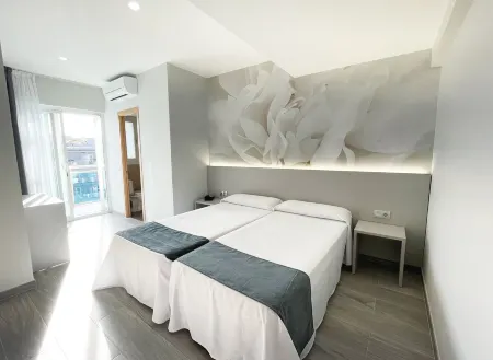 Hotel Maria del Mar Отели рядом с достопримечательностью «Hiper Garden Center Sa Bòvila»