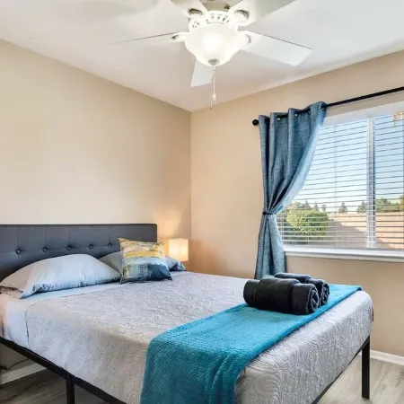 Shalimars Serenity, Spacious Pool, Jacuzzi,Games, Massage Chair, Patio Furniture