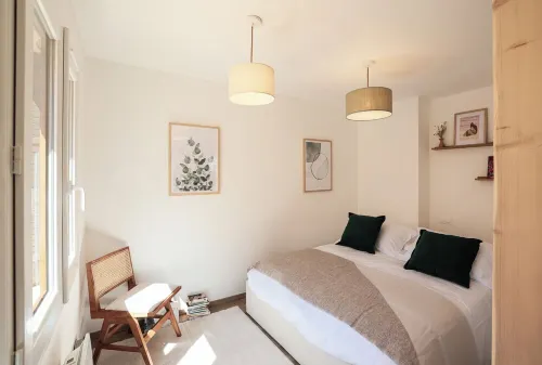 Right in the center of the village! Ideal for a couple