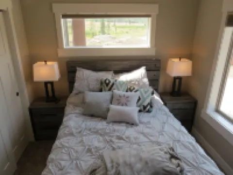 Grand Park, Family Friendly, Steps to the Lift Bus Stop