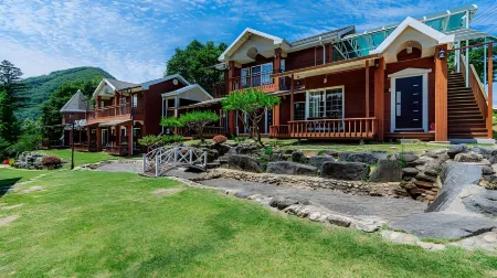 Gangchon Palace Pension Отели рядом с достопримечательностью «Jade Garden»