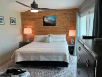 BEACH / OCEAN FRONT - 2 KING BEDROOM CONDO WITH BIG YARD THATS TOTALLY BEACHIN!!