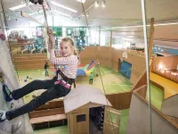 Cottage with fireplace, near the beach, dogs welcome, kitchen is new, fenced