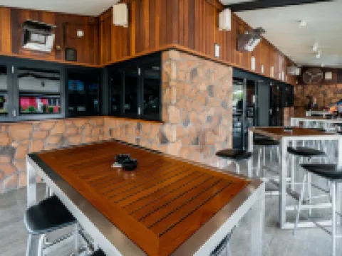 โรงแรมแคเพลลาโมเทล โรงแรมในเอเมอรัลด์