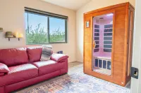 Winery Ranch Cottage Couples Retreat with Hot Tub and Sauna Near Sedona