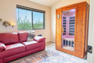 Winery Ranch Cottage Couples Retreat with Hot Tub and Sauna Near Sedona Hotels near Horsin' Around Adventures (Sedona, AZ)