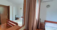 En-suite room Helena nr. 1 in town Krk with air conditioning, WiFi, parking