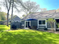 Large Ocean Edge House - Sleeps 8. Pools, Pickleball & Golf 케이프 코드 레일 트레일 주변 호텔