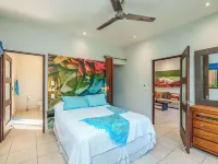 2BR Condo steps from the beach! Hotels in Junquillal