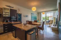 Sunset Residence Eagle Beach w/ King Bed