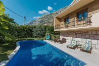 Beach front Holiday Home Villa Radanovic with Pool and Kotor Bay Sea View