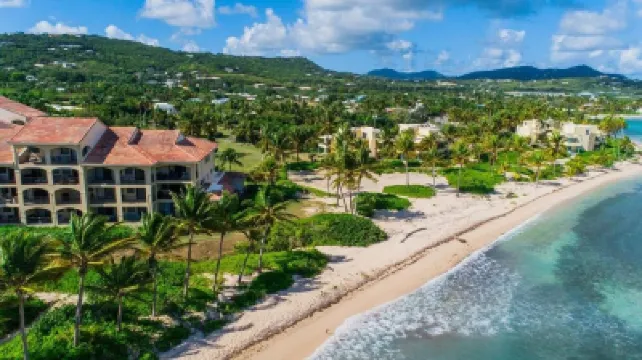 Pelican Point Hotels in 