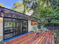 Butterfly Buddha Bungalow in the Playa Negra Jungle โรงแรมใน