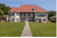 Lake Side Mansion Hotels near Royal Hangers