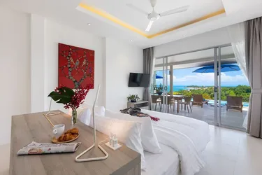 รูปภาพของ3 BED/ 4 BATH SINGLE-LEVEL BEACHSIDE, SEE- and MOUNTAIN VIEWS VILLA 'BB2'