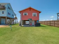 LUXURIOUS BEACH RETREAT WITH THE BEST FISHING AND OCEAN VIEWS IN ALL OF SARGENT! Hotels in Sargent
