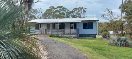 Amazing sea and hills views. Отели рядом с достопримечательностью «Encounter Coast Discovery Centre»