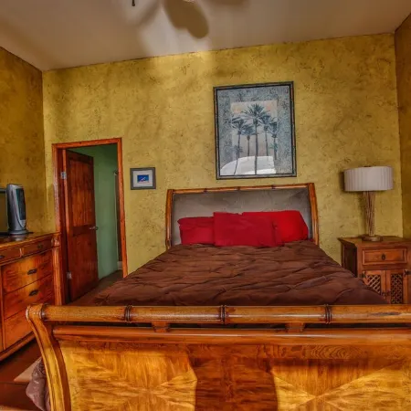 Jacuzzi, Oceanfront Community Huge Ocean View 5 Bedroom Home Gated 24/7 Security
