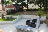 Charamante trendy and comfortable house 300m beach, 5mns market, large hotels