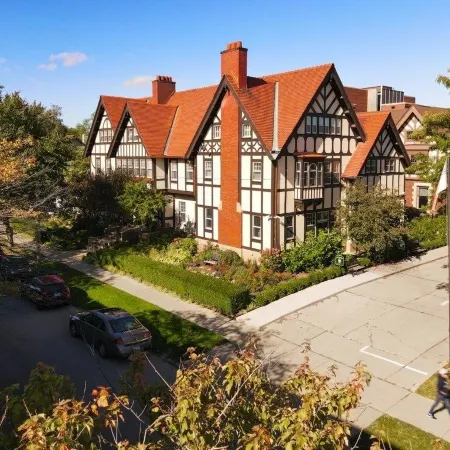 Frederick Stearns House Historic Inn Отели рядом с достопримечательностью «Район Гриктаун»