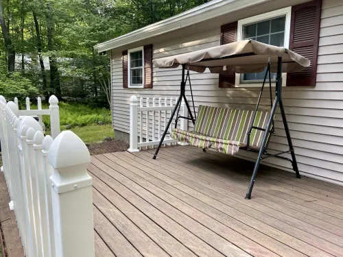 Beautiful Pocono Mountains Cabin -Hiking/ Fishing/Kayaking-Gated Lake Community! Hotels in Coolbaugh Township