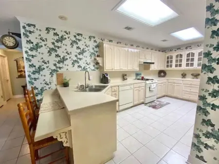 Beautiful house in esteemed cul-de-sac