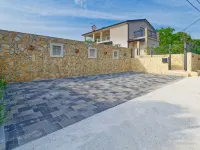 Villa Morgan - 10 people, 4 bedrooms, 3 bathrooms, Barbecue, Private pool Hotels in Murine