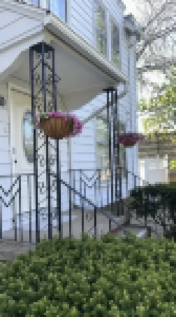 Perfect for family/corporate, Strategic location, 2mi Yale, 2.8 mi Airport,