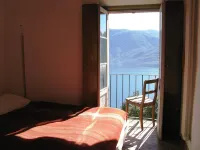 Large Flat in Villa in superb Location with Garden & Pool Hotels in Brissago