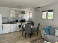 Charming ground floor villa between sea and mountains Hotels in Afa