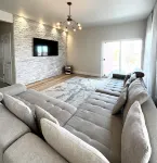 Updated Great Location Beautiful New House Hotels in Thornton