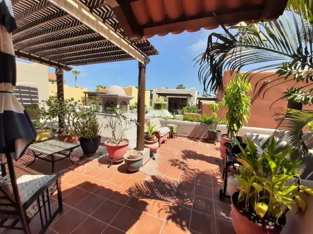 Villa de la Luna Loreto - Short walking distance to the beach and golf course.