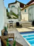 2 bedroom Villa with Pool and Stunning Ocean Views.
