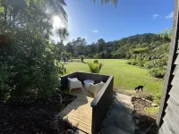 Bush Edge Studio Hoteles en Whangamata