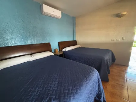 Charming 2-bedroom villa in delightful San Blas Beach, La Libertad with WiFi, AC