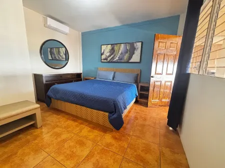Charming 2-bedroom villa in delightful San Blas Beach, La Libertad with WiFi, AC