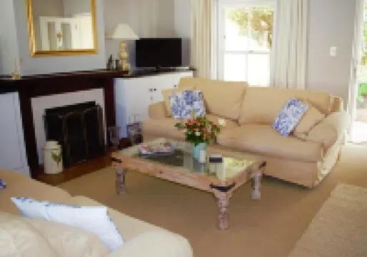 Quaint family home close to Tram terminal