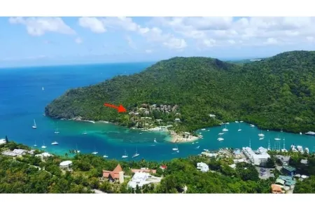 Poinsettia House Отели в г. Soucis