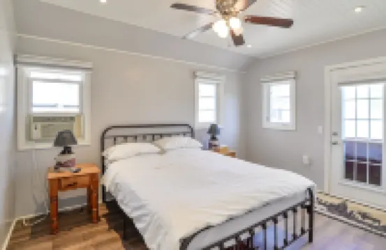 Muskoka Cottage Minutes From Bala Hotels near Lake Muskoka