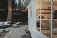 Waterview Rabbit Hill Cottage w/hot tub.