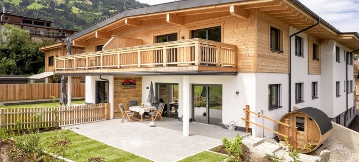 'Lottis Dahuam' Centrally Located Vacation Apartment in Fügen, with Garden & Sauna Hotels in Fugen