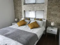 Superbly Equipped, Spectacular Views, Infinity Pool and Jacuzzi