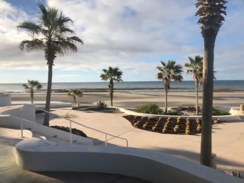 Casa 603- Tessoro Luxury Beachfront Condo- Las Conchas