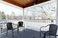 4 BR Beach Cottage: Hot Tub- Firepit-Table tennis 와사가비치 호텔